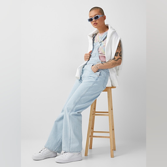 Levi's Loose Fit Utility Overalls Light Wash - Picture 4 of 8